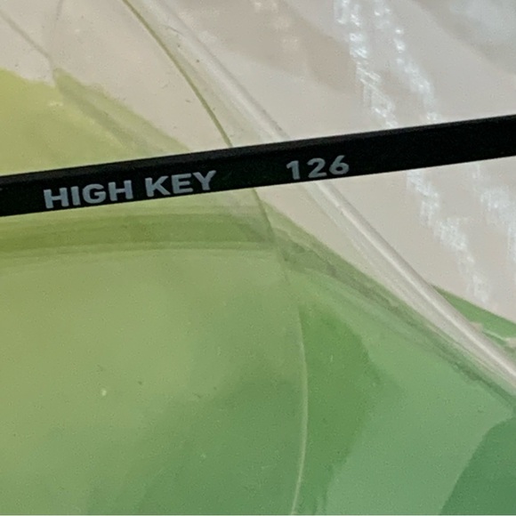 Quay Women’s Australia High Key Large Aviator Unisex - Picture 7 of 7